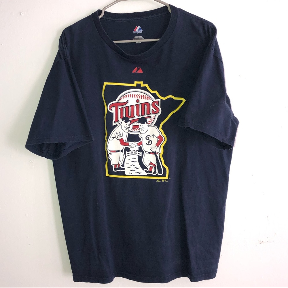 Minnie & St. Paul Minnesota Twins handshake T-shirt